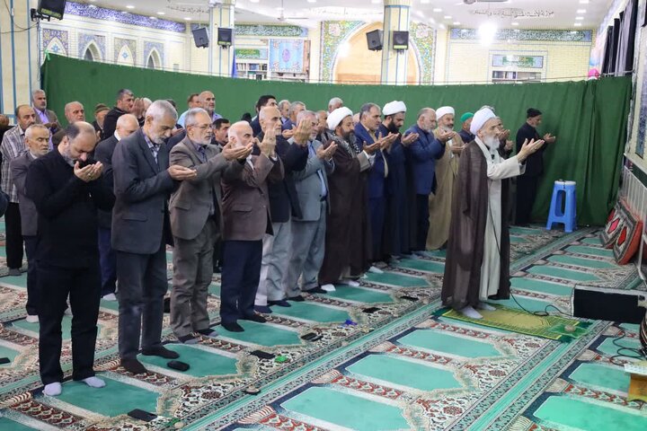 تصاویر/ حضور نماینده ولی فقیه در مسجد جامع شهر گتاب