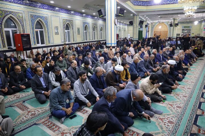 تصاویر/ حضور نماینده ولی فقیه در مسجد جامع شهر گتاب