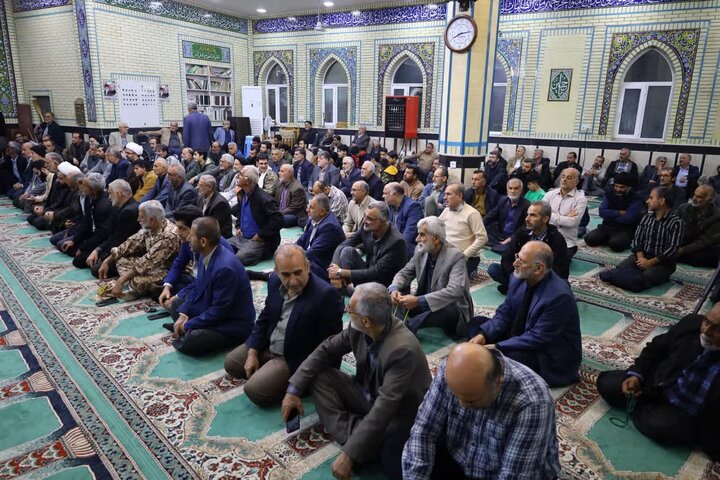 تصاویر/ حضور نماینده ولی فقیه در مسجد جامع شهر گتاب