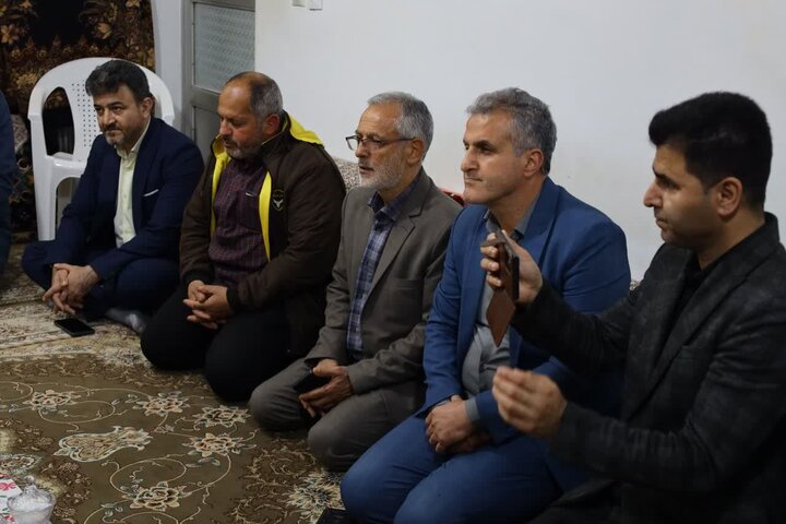 تصاویر/ حضور نماینده ولی فقیه در منزل شهید سید عظیم مرتضوی جلودار، از شهدای گتاب