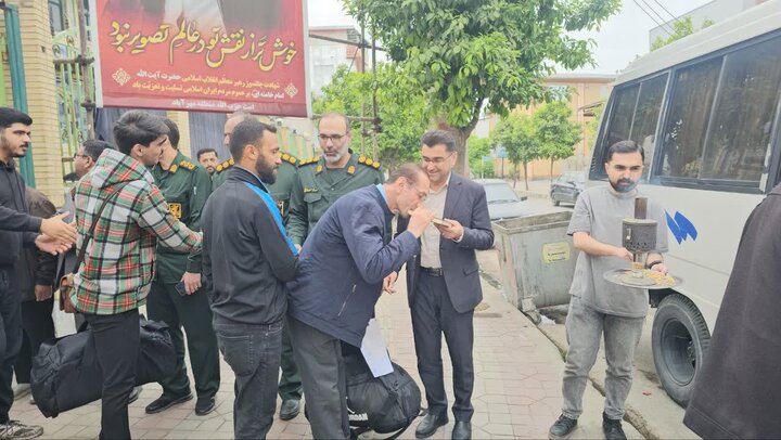 تصاویر/ گروه های جهادی در راه منازل آسیب دیده در تهران