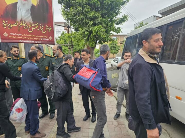 تصاویر/ گروه های جهادی در راه منازل آسیب دیده در تهران