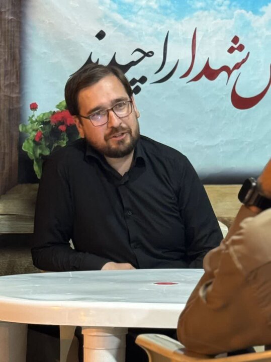 تصاویر/فعالیت موکب فرهنگی مدارس علمیه آیت اللّه اعتمادی در تجمعات مردمی میدان عامریه