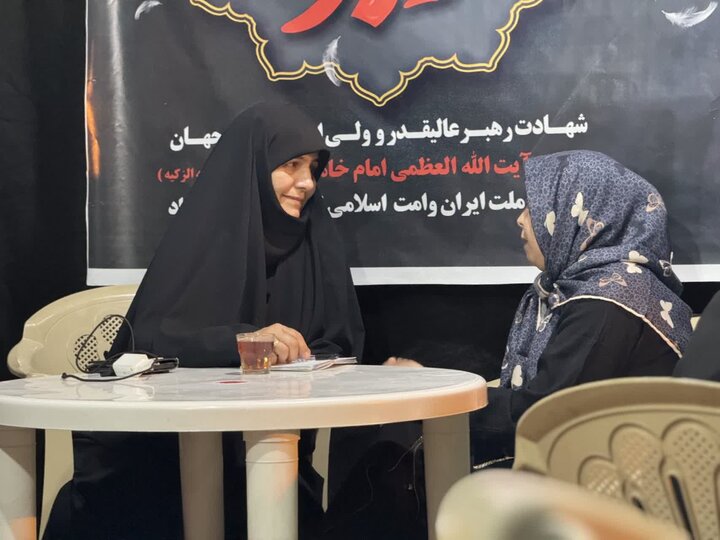 تصاویر/فعالیت موکب فرهنگی مدارس علمیه آیت اللّه اعتمادی در تجمعات مردمی میدان عامریه