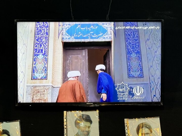 تصاویر/فعالیت موکب فرهنگی مدارس علمیه آیت اللّه اعتمادی در تجمعات مردمی میدان عامریه