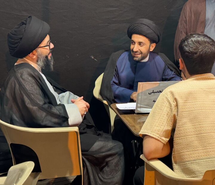 تصاویر/فعالیت موکب فرهنگی مدارس علمیه آیت اللّه اعتمادی در تجمعات مردمی میدان عامریه