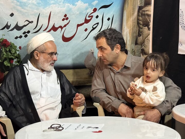تصاویر/فعالیت موکب فرهنگی مدارس علمیه آیت اللّه اعتمادی در تجمعات مردمی میدان عامریه