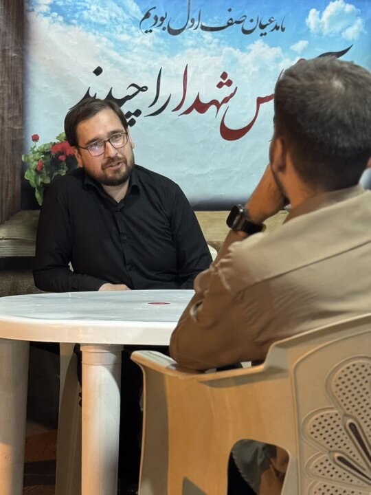 تصاویر/فعالیت موکب فرهنگی مدارس علمیه آیت اللّه اعتمادی در تجمعات مردمی میدان عامریه