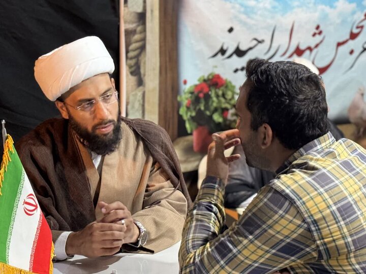 تصاویر/فعالیت موکب فرهنگی مدارس علمیه آیت اللّه اعتمادی در تجمعات مردمی میدان عامریه