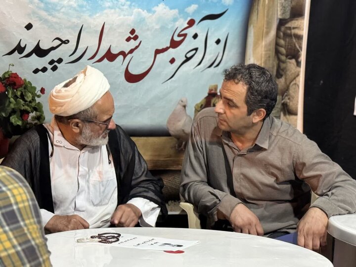 تصاویر/فعالیت موکب فرهنگی مدارس علمیه آیت اللّه اعتمادی در تجمعات مردمی میدان عامریه