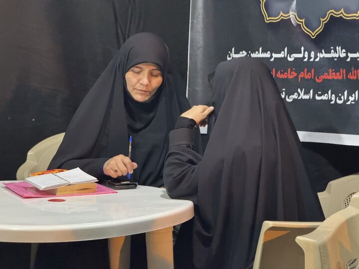 تصاویر/فعالیت موکب فرهنگی مدارس علمیه آیت اللّه اعتمادی در تجمعات مردمی میدان عامریه