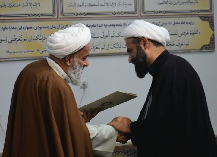 تصاویر/ مراسم تجلیل از معلمان مدرسه علمیه خاتم الانبیاء بابل با حضور امام جمعه شهرستان بابل