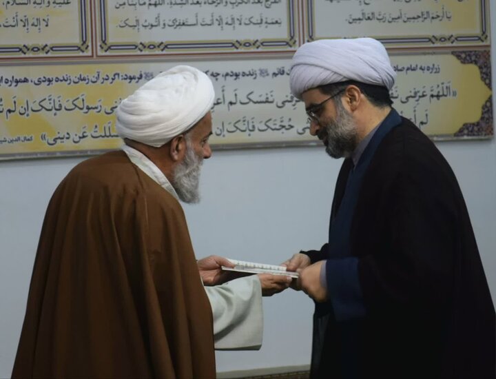 تصاویر/ مراسم تجلیل از معلمان مدرسه علمیه خاتم الانبیاء بابل با حضور امام جمعه شهرستان بابل