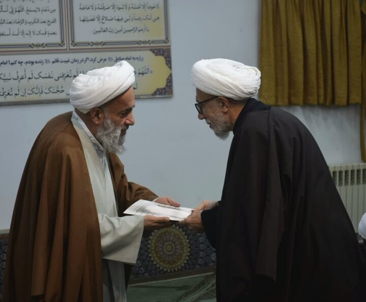 تصاویر/ مراسم تجلیل از معلمان مدرسه علمیه خاتم الانبیاء بابل با حضور امام جمعه شهرستان بابل