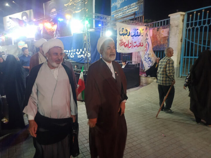تصاویر/ حضور امام جمعه برازجان در تجمعات شبانه