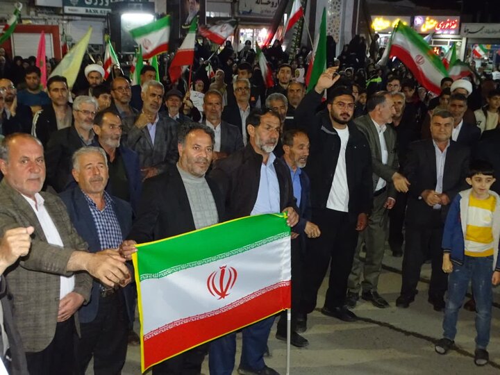 تصاویر/ تجدید بیعت با رهبر شهید انقلاب در شصت و چهارمین شب حضور مردمی شهرستان چهاربرج
