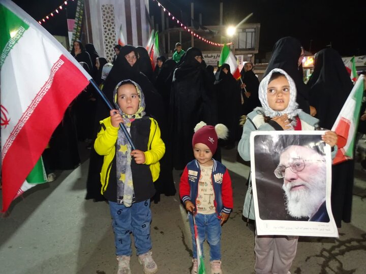 تصاویر/ تجدید بیعت با رهبر شهید انقلاب در شصت و چهارمین شب حضور مردمی شهرستان چهاربرج