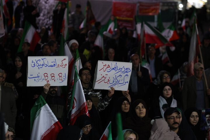 تصاویر / مراسم گرامیداشت شهدای ورزشکار همدان در شب ۶۴ قیام ملت مبعوث