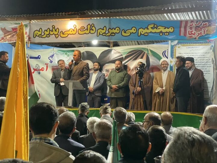 تصاویر/ مردم شهرستان نقده در شصت و چهارمین شب: ما تا پای جان حامی رهبری و نیروهای مسلح هستیم