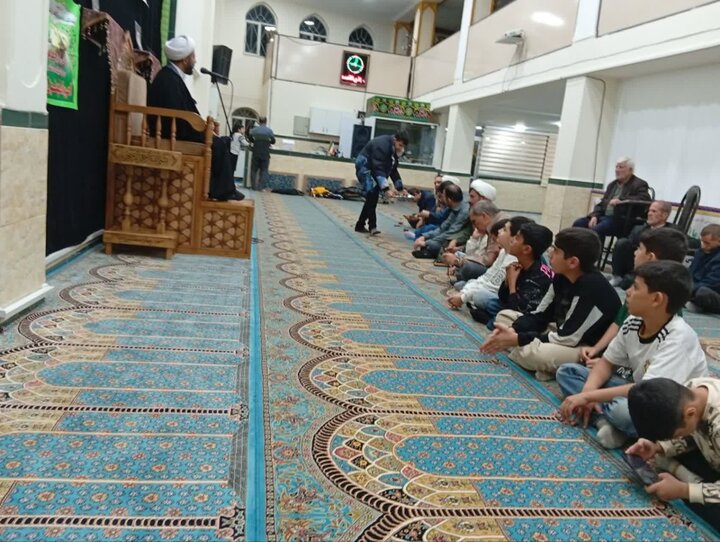 تصاویر/ حضور تبلیغی اساتید مدرسه علمیه تکاب در مساجد روستایی  و شهری