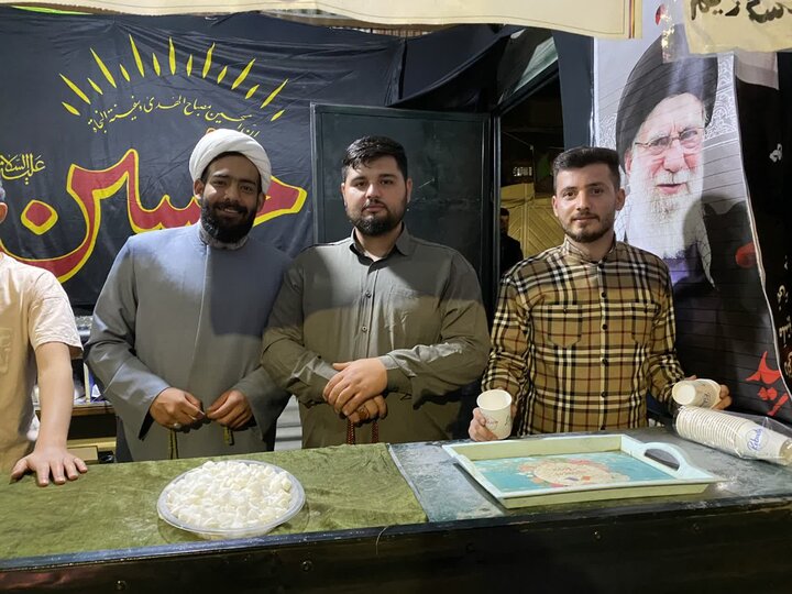 تصاویر/ استمرار فعالیت موکب مدرسه علمیه میاندوآب در خدمت رسانی به مردم