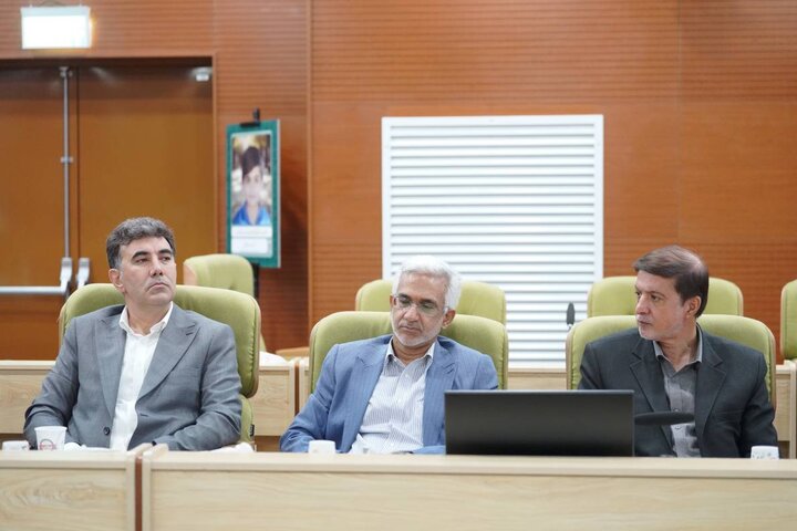 تصاویر/ نشست رئیس بنیاد شهید و امور ایثارگران با اعضای کمیسیون فرهنگی مجلس شورای اسلامی