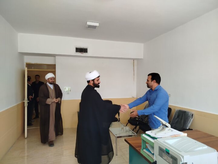 تصاویر/دیدار حوزویان دلفان با مسئولان آموزش و پرورش شهرستان