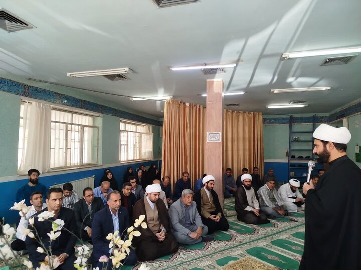 تصاویر/دیدار حوزویان دلفان با مسئولان آموزش و پرورش شهرستان