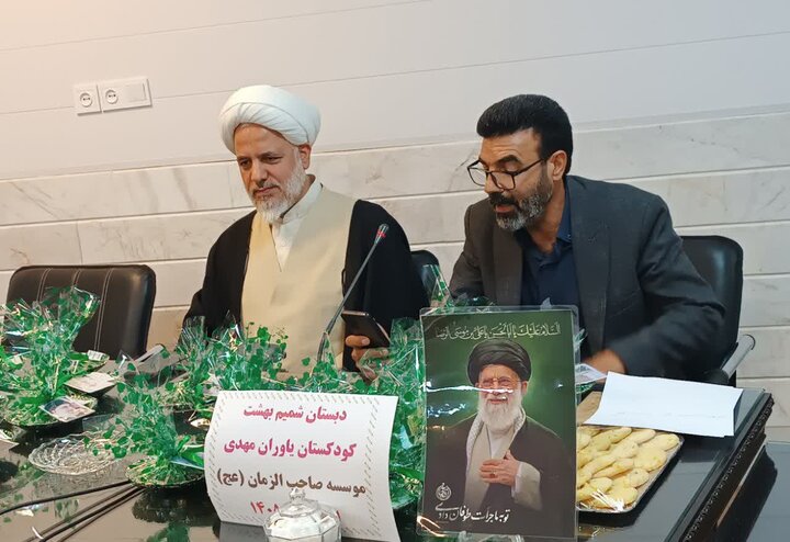 تصاویر/دیدار مربیان موسسه قرآنی صاحب الزمان (عج)با امام جمعه ساوه