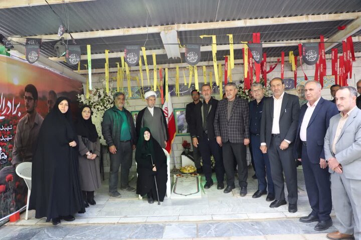 تصلویر/ادای احترام به مقام شامخ شهدای روستای دهسد و سردار شهید محمد پاکپور