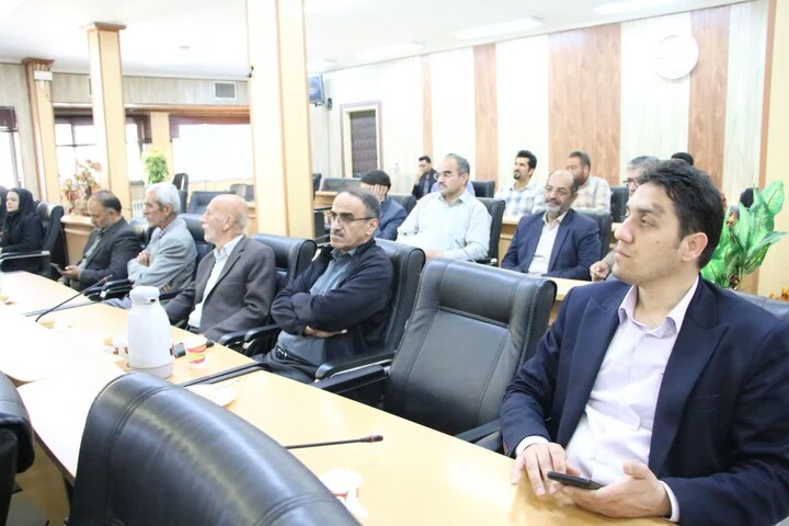 تصاویر/ قدردانی از معلمان نمونه در هفته معلم در شهرستان مهدی‌شهر