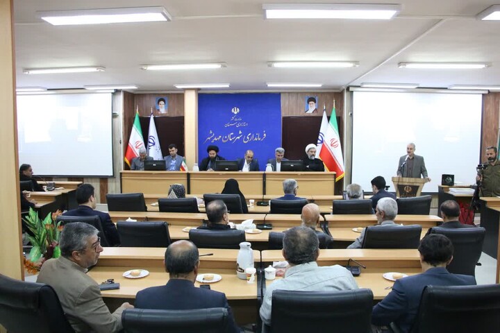 تصاویر/ قدردانی از معلمان نمونه در هفته معلم در شهرستان مهدی‌شهر