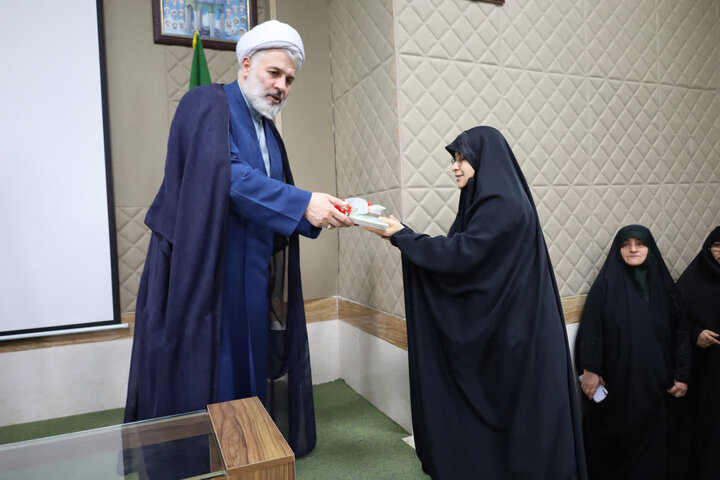 تصاویر/ تجلیل از مبلغات ساروی طرح محمد امین
