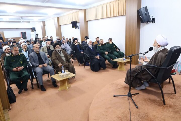 تصاویر/ دیدار مسئول و کارکنان دفتر نمایندگی ولی فقیه در سپاه کربلا مازندران به مناسبت هفته عقیدتی سپاه