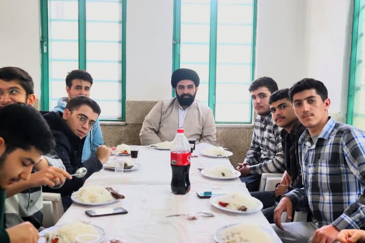 تصاویر/ اردوی یک روزه طلاب مدرسه علمیه امام خامنه ای ارومیه
