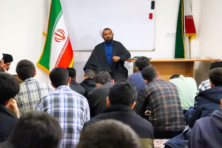 تصاویر/ اردوی یک روزه طلاب مدرسه علمیه امام خامنه ای ارومیه