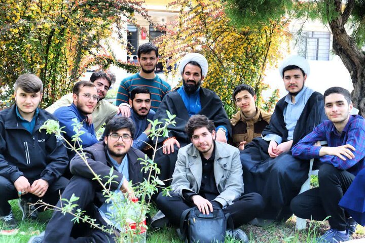 تصاویر/ اردوی یک روزه طلاب مدرسه علمیه امام خامنه ای ارومیه