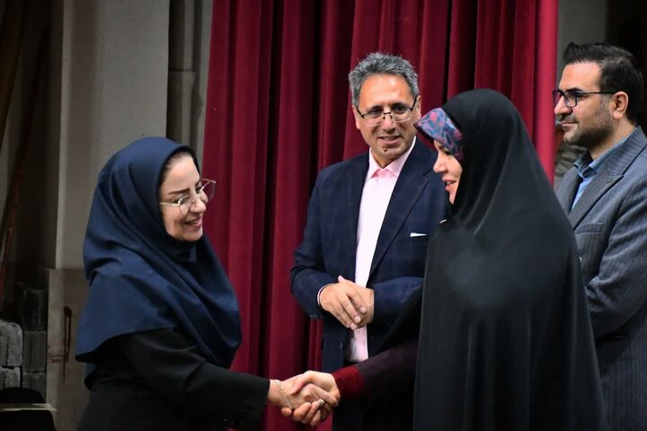 تصاویر/  آیین تجلیل از معلمان برتر
