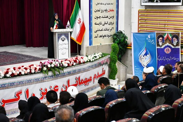 تصاویر/  آیین تجلیل از معلمان برتر
