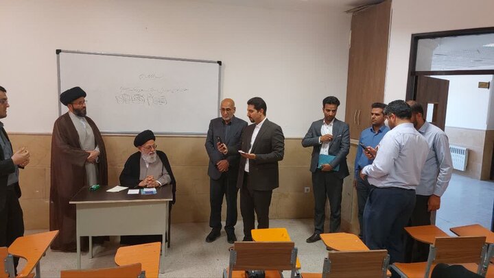تصاویر/ برگزاری جلسه سخنرانی برخط نائب رئیس شورای حوزه علمیه استان یزد ویژه دانش آموزان پایه های هشتم و نهم