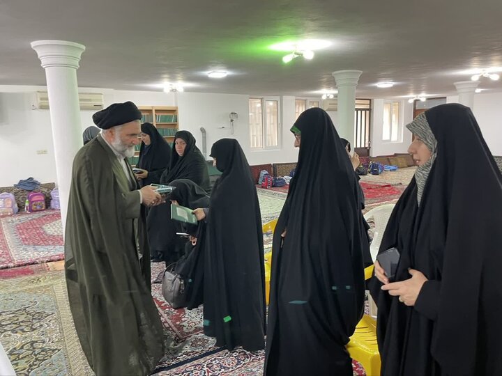تصاویر/ دیدار امام جمعه شهرستان نوشهر با فعالان قرآنی