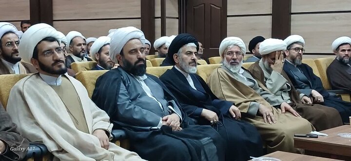 تصاویر/ آیین تجلیل از اساتید حوزه علمیه خواهران و برادران آذربایجان غربی