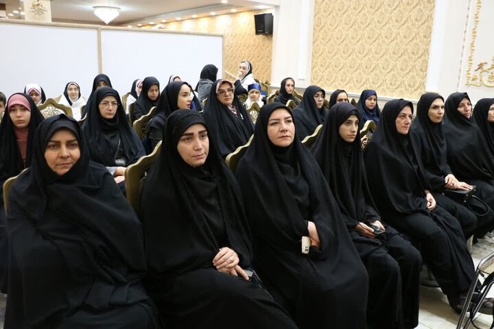 تصاویر/  آیین شهرستانی  گرامیداشت مقام معلم و تجلیل از معلمان نمونه شهرستان  خوی