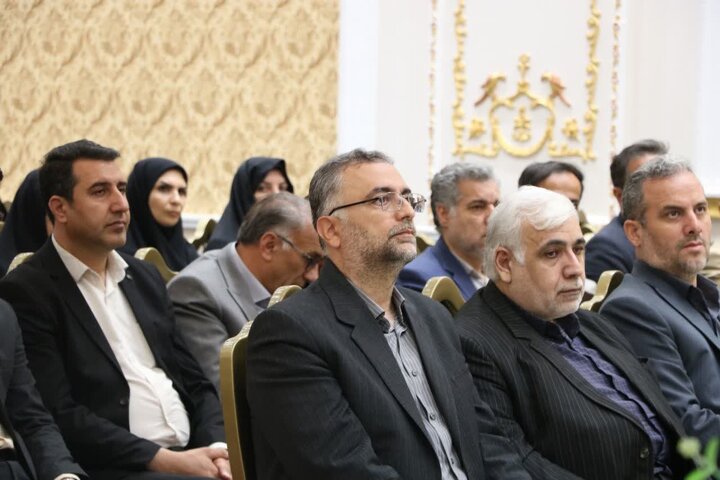 تصاویر/  آیین شهرستانی  گرامیداشت مقام معلم و تجلیل از معلمان نمونه شهرستان  خوی