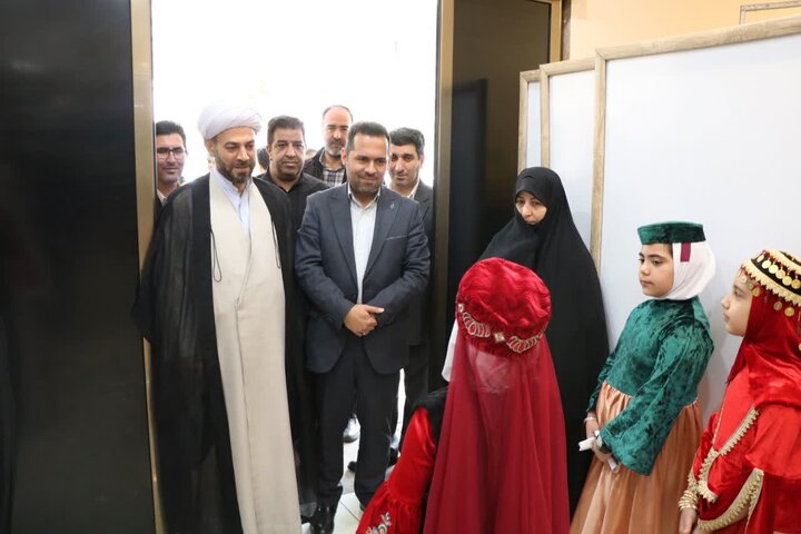 تصاویر/  آیین شهرستانی  گرامیداشت مقام معلم و تجلیل از معلمان نمونه شهرستان  خوی