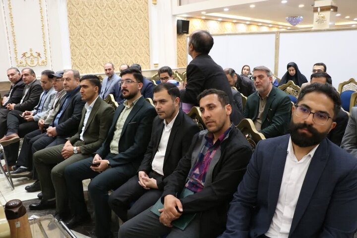 تصاویر/  آیین شهرستانی  گرامیداشت مقام معلم و تجلیل از معلمان نمونه شهرستان  خوی