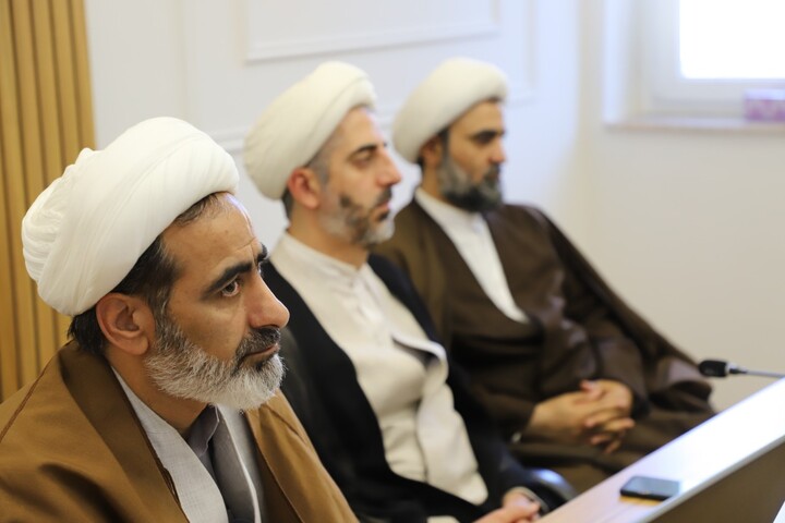 تصاویر/ حضور و سخنرانی امام جمعه تبریز در اجلاسیه مدیران مدارس علمیه استان آذربایجان شرقی