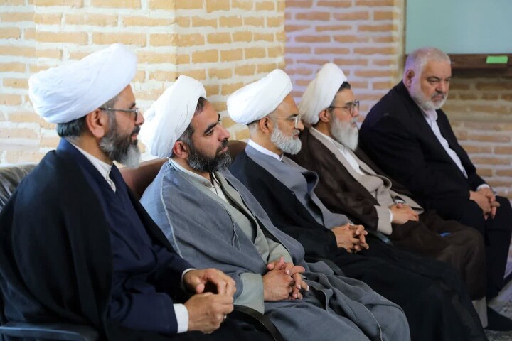 تصاویر/ مراسم تجلیل از اساتید مدرسه علميه سطح عالی خان یزد