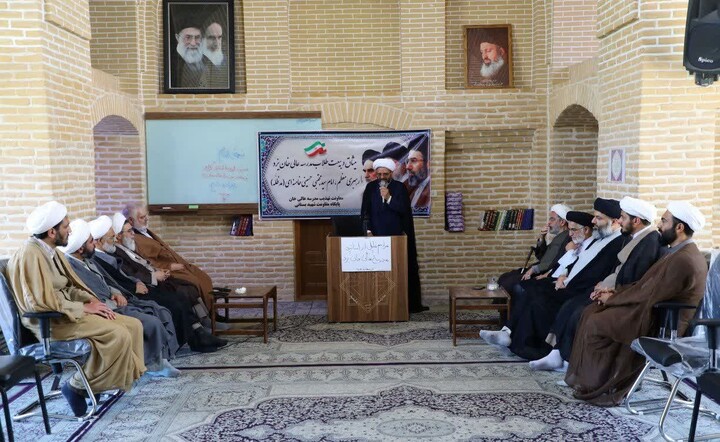 تصاویر/ مراسم تجلیل از اساتید مدرسه علميه سطح عالی خان یزد