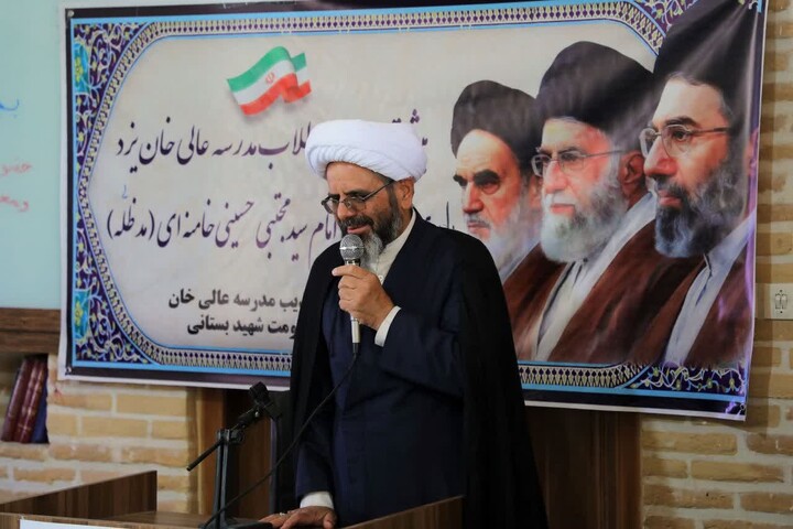 تصاویر/ مراسم تجلیل از اساتید مدرسه علميه سطح عالی خان یزد